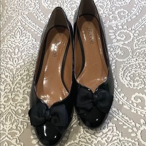 Patent Leather Low Heels with Bow